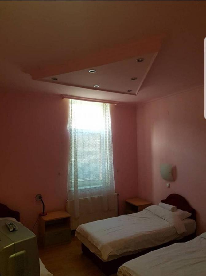 Viktorija Nova Hotel Kanjiža Buitenkant foto