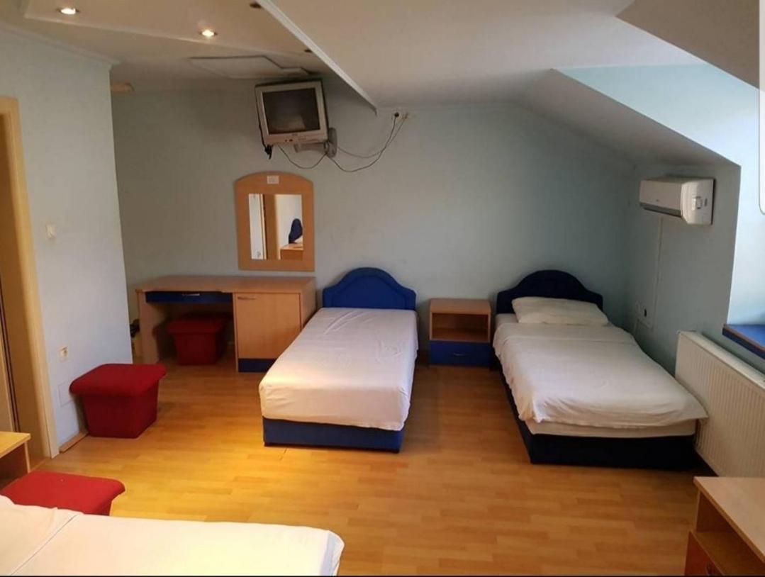 Viktorija Nova Hotel Kanjiža Buitenkant foto