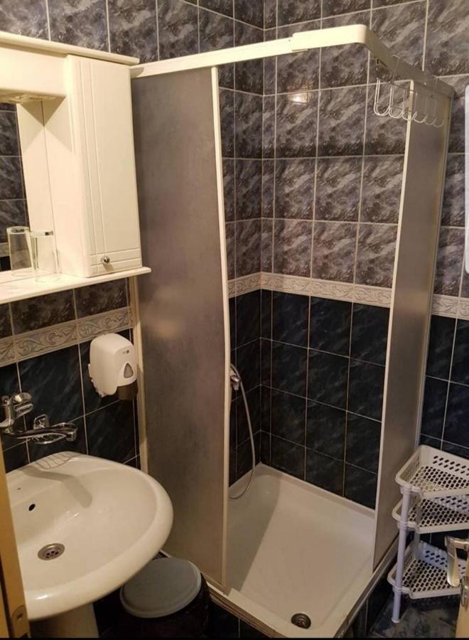 Viktorija Nova Hotel Kanjiža Buitenkant foto